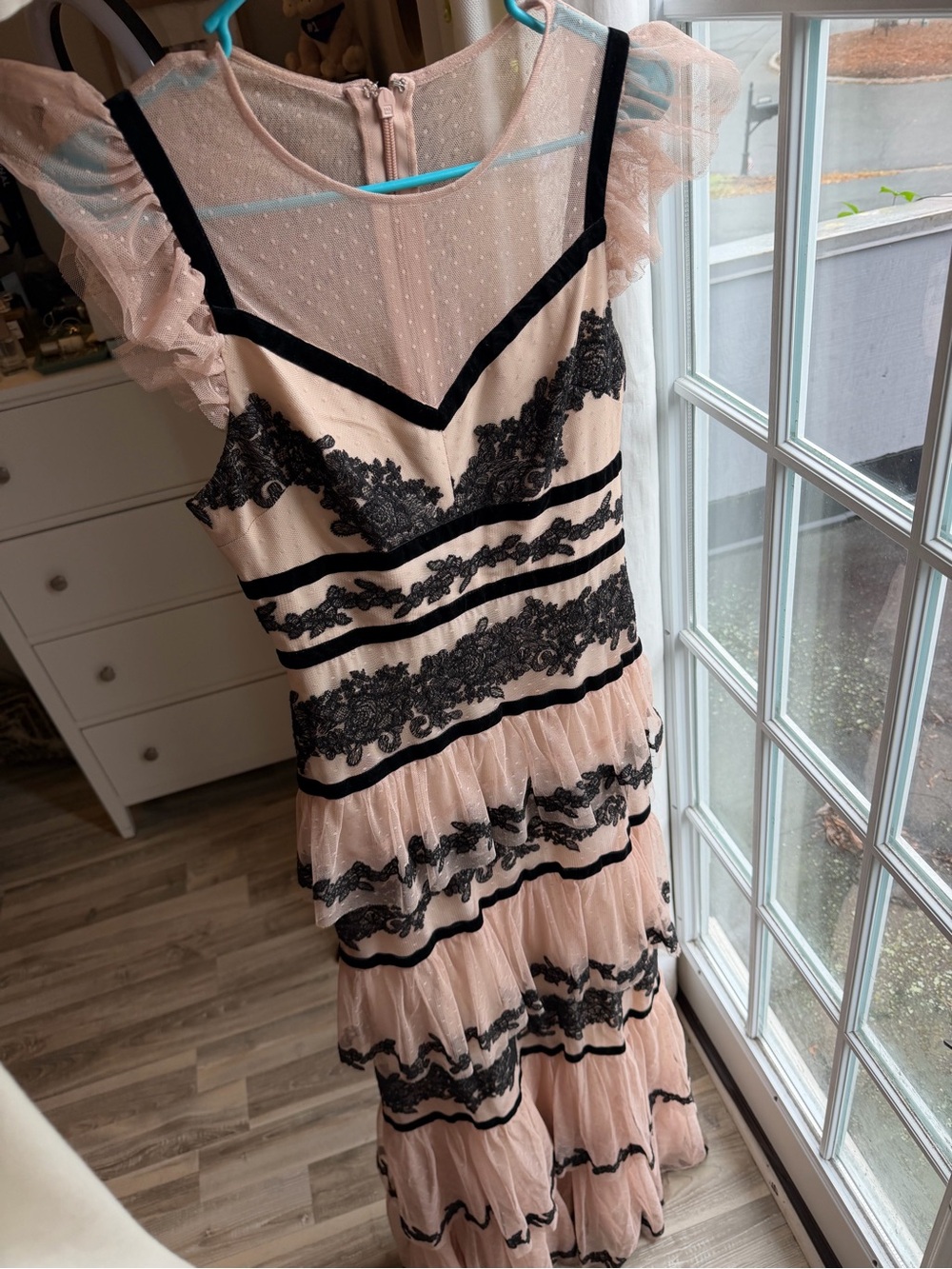 BCBGMaxAzria Blush Pink Tiered Lace Evening Dress with Black Appliqué